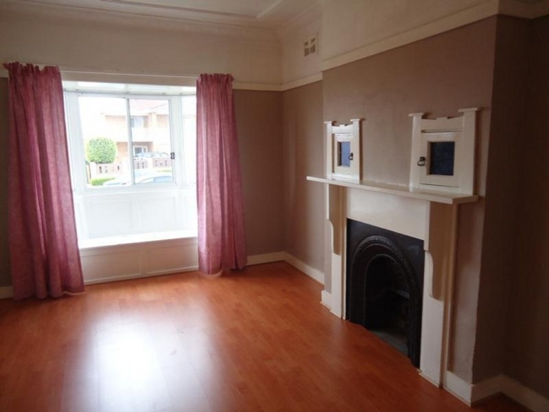 10 Mooney Ave, Earlwood NSW 2206