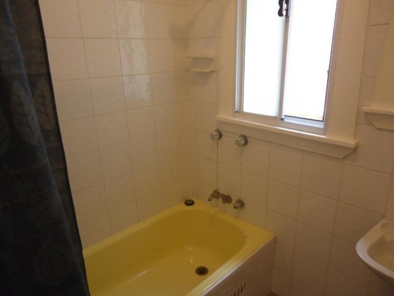 10 Mooney Ave, Earlwood NSW 2206