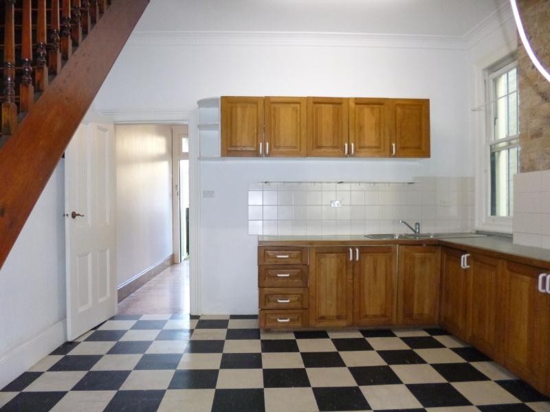 11 College Street, Newtown NSW 2042