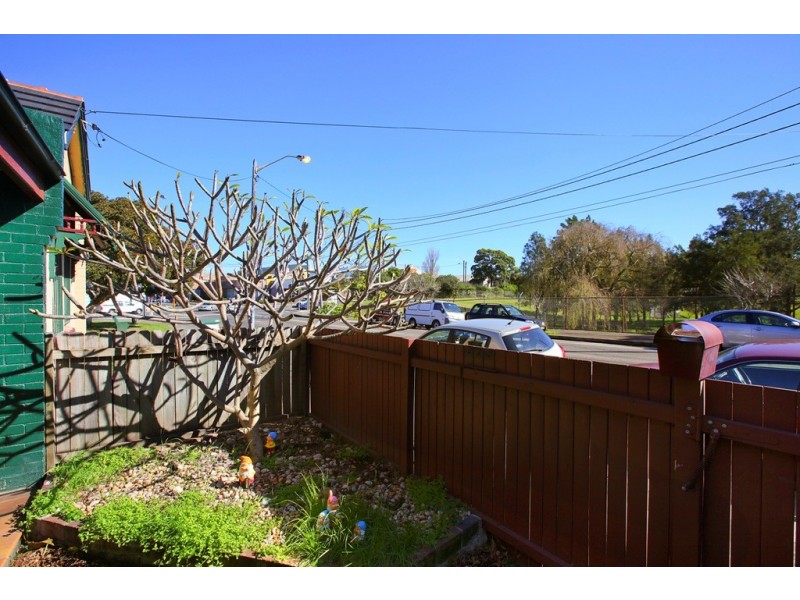 128 May Street, St Peters NSW 2044