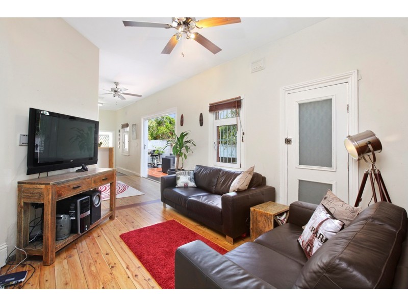 138 Unwins Bridge Road, St Peters NSW 2044