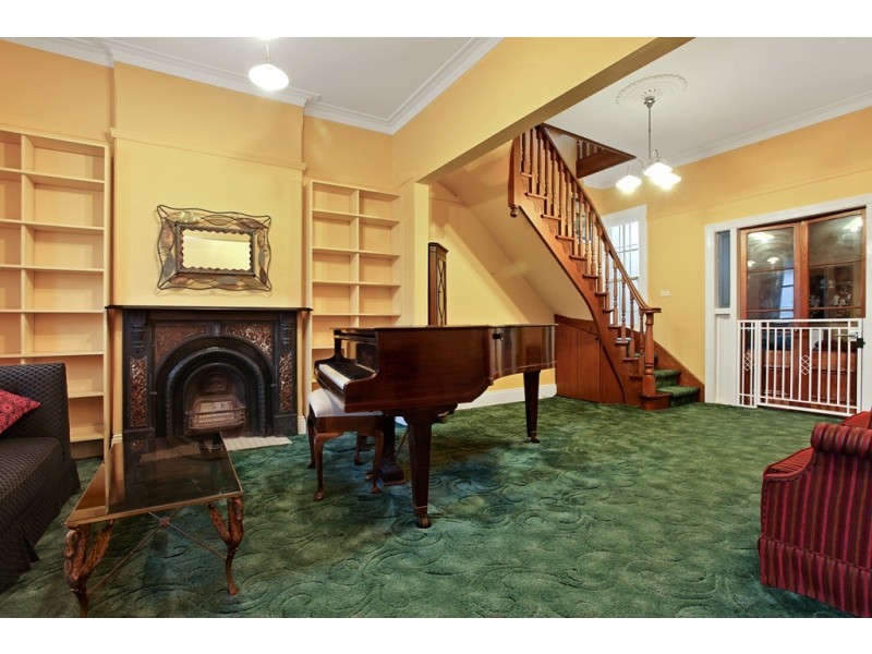 13 Albermarle St, Newtown NSW 2042
