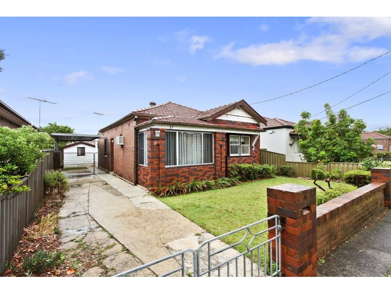 37 Jarrett St, Clemton Park NSW 2206