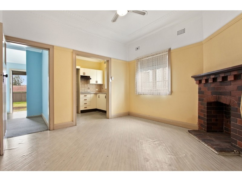 37 Jarrett St, Clemton Park NSW 2206