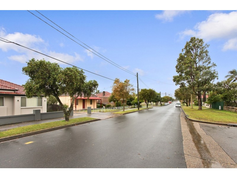 37 Jarrett St, Clemton Park NSW 2206