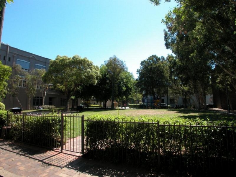 18/82 Myrtle Street, Chippendale NSW 2008