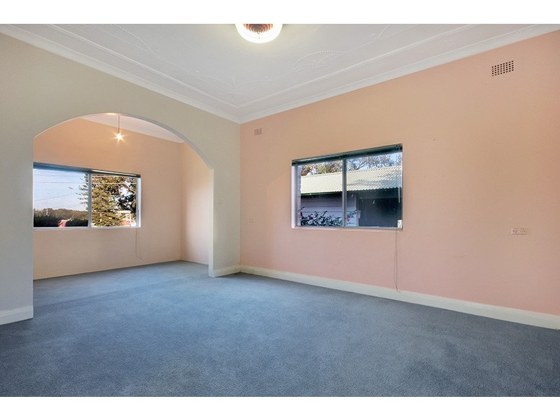 2A View St, Tempe NSW 2044