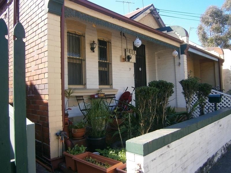 37 Roberts Street, St Peters NSW 2044