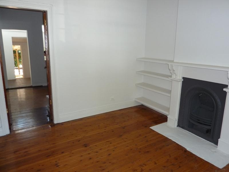 4 Calder Road, Darlington NSW 2008