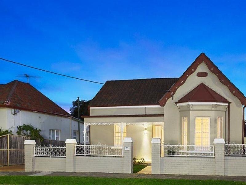 16 Warren Road, Marrickville NSW 2204