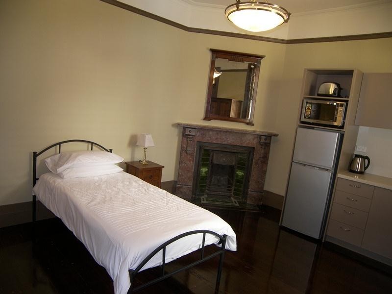 2/223B Bridge Road, Glebe NSW 2037