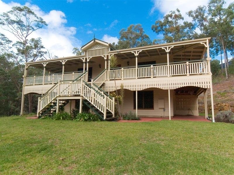 860 Winn  Road, Cashmere QLD 4500