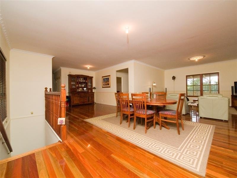 860 Winn  Road, Cashmere QLD 4500