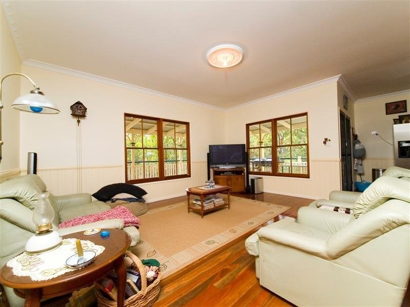 860 Winn  Road, Cashmere QLD 4500