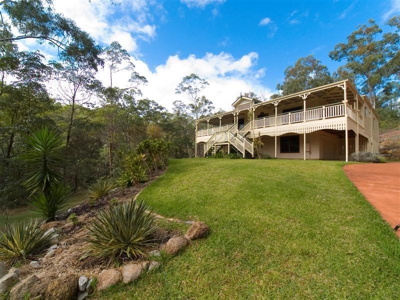 860 Winn  Road, Cashmere QLD 4500