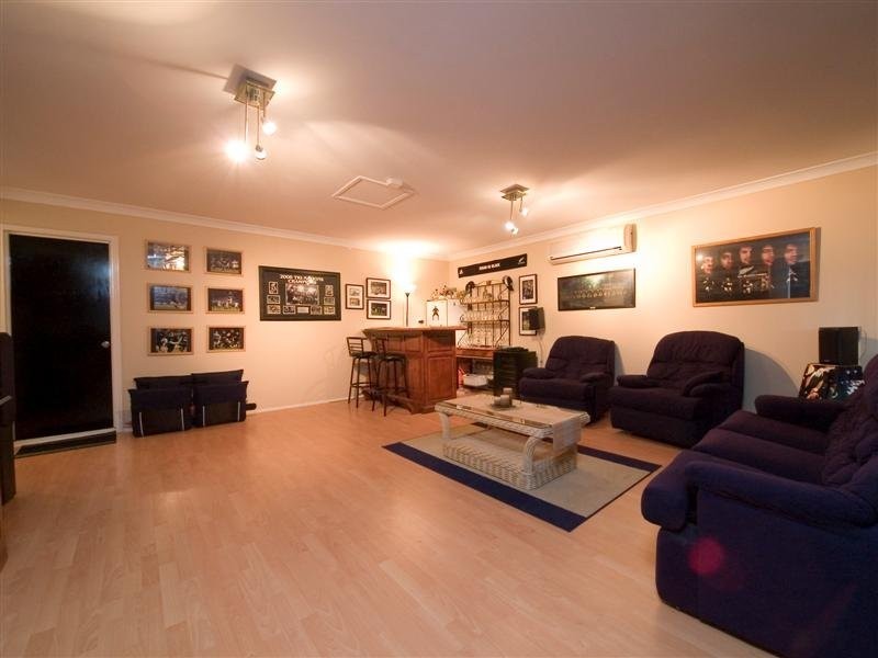 16 Snow Wood Drive, Eatons Hill QLD 4037