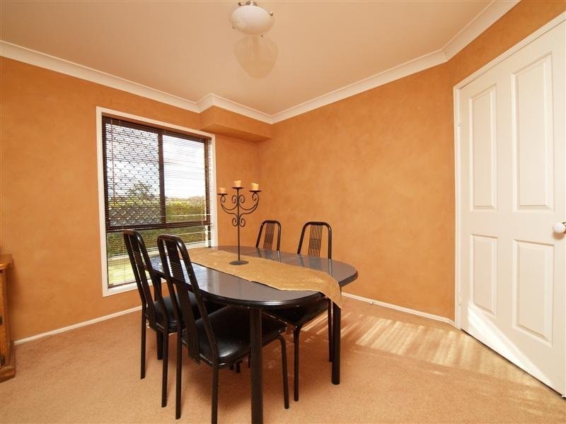 16 Snow Wood Drive, Eatons Hill QLD 4037