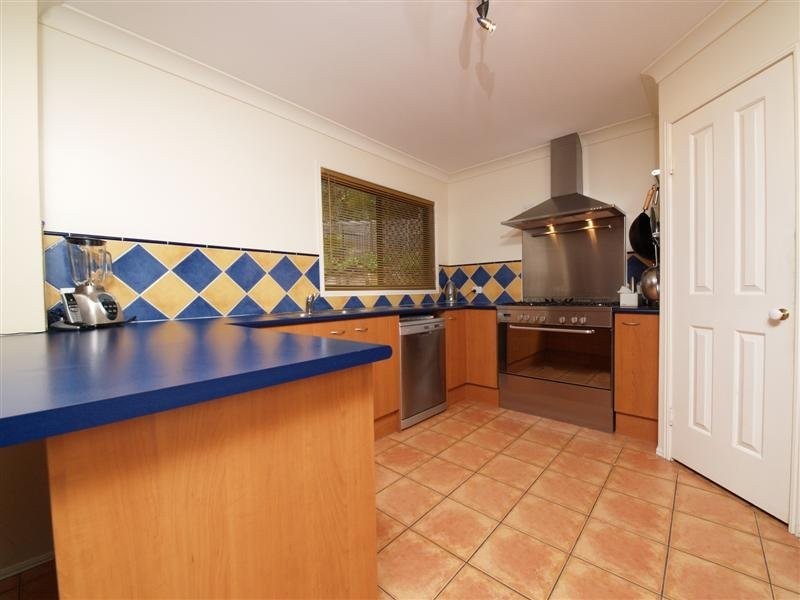 16 Snow Wood Drive, Eatons Hill QLD 4037