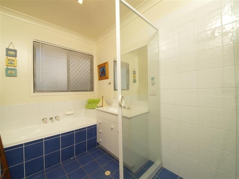 16 Snow Wood Drive, Eatons Hill QLD 4037