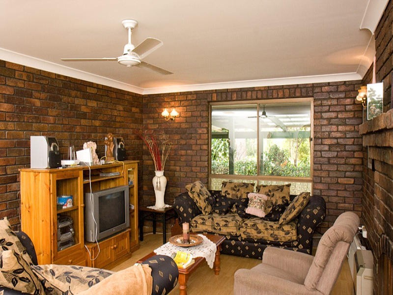 1 Brenda Ct, Mooloolah Valley QLD 4553