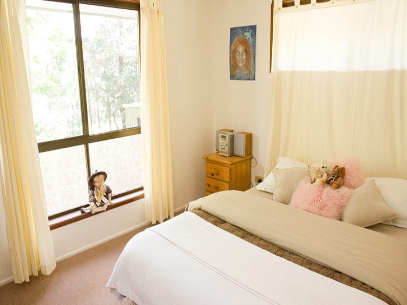 1 Brenda Ct, Mooloolah Valley QLD 4553