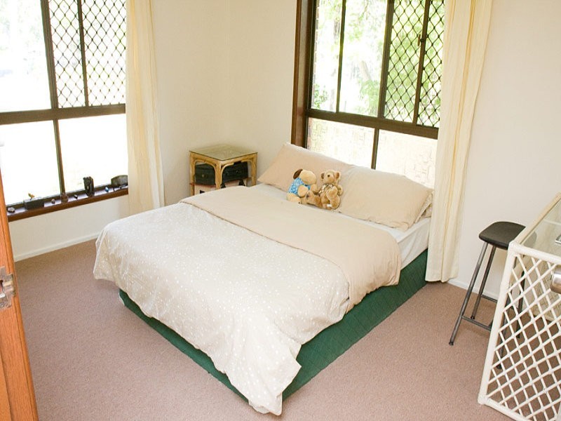 1 Brenda Ct, Mooloolah Valley QLD 4553