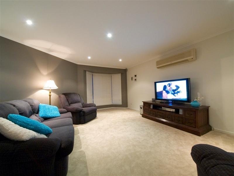 15 Tiffany ct, Eatons Hill QLD 4037