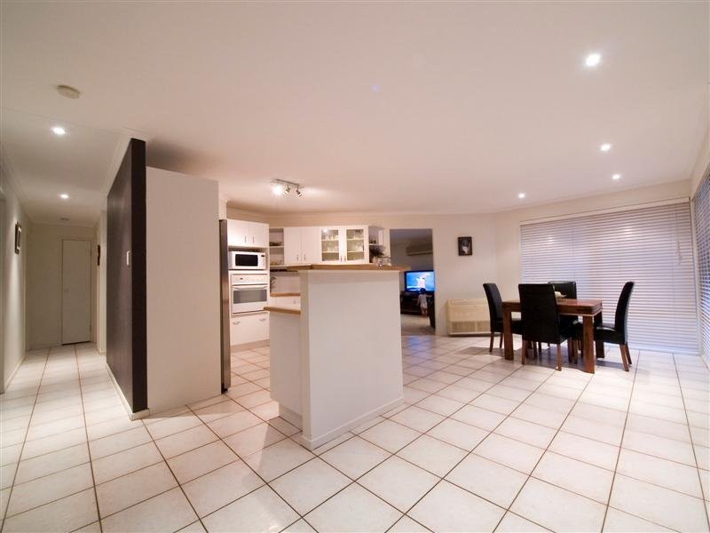 15 Tiffany ct, Eatons Hill QLD 4037