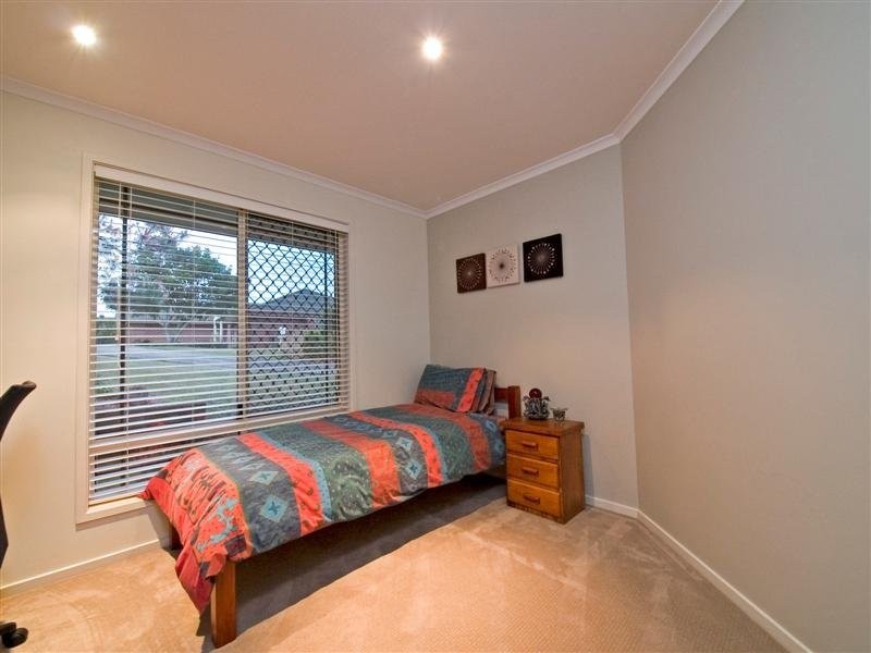 15 Tiffany ct, Eatons Hill QLD 4037