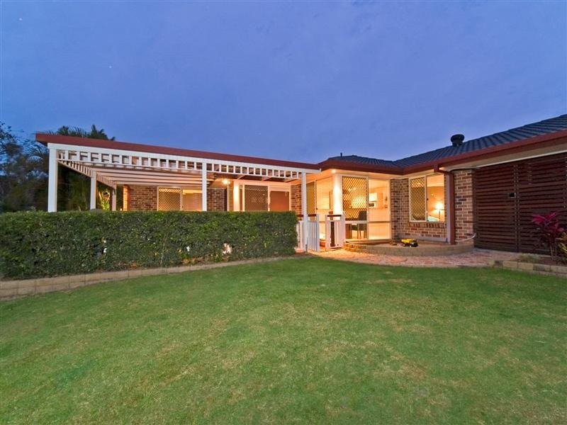 15 Tiffany ct, Eatons Hill QLD 4037