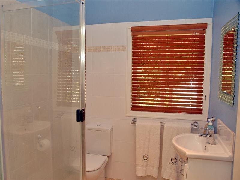 8 Bayview Street, Stafford Heights QLD 4053