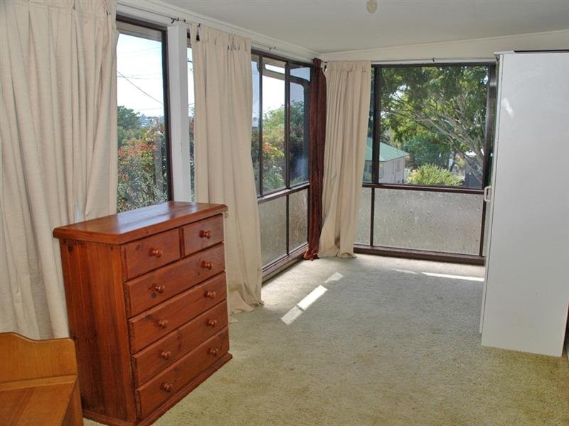 8 Bayview Street, Stafford Heights QLD 4053