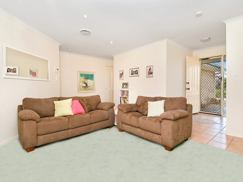 9 Meilland  Court, Eatons Hill QLD 4037