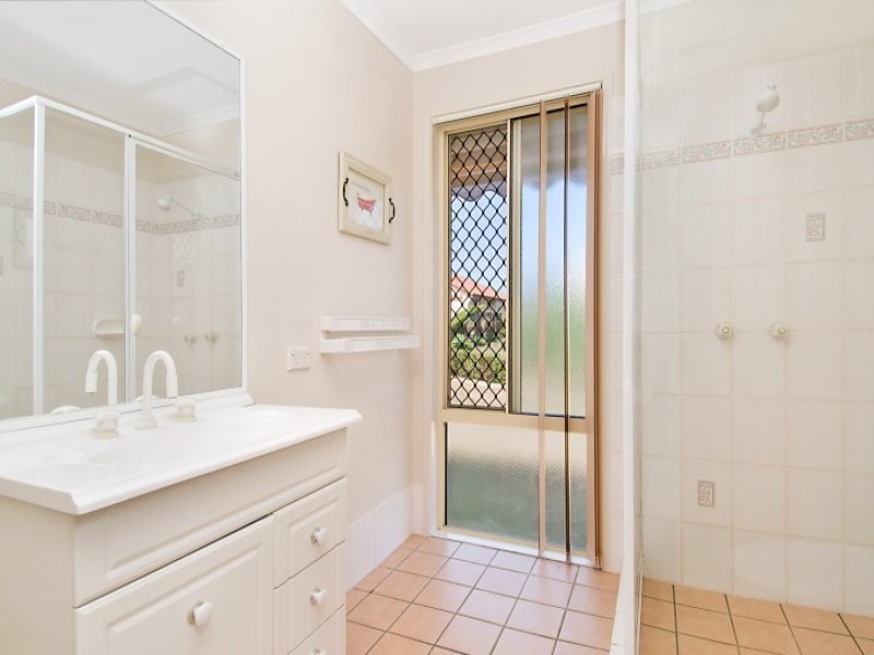 9 Meilland  Court, Eatons Hill QLD 4037