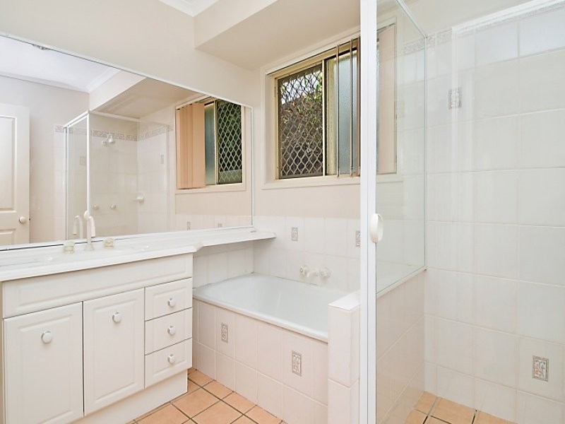 9 Meilland  Court, Eatons Hill QLD 4037