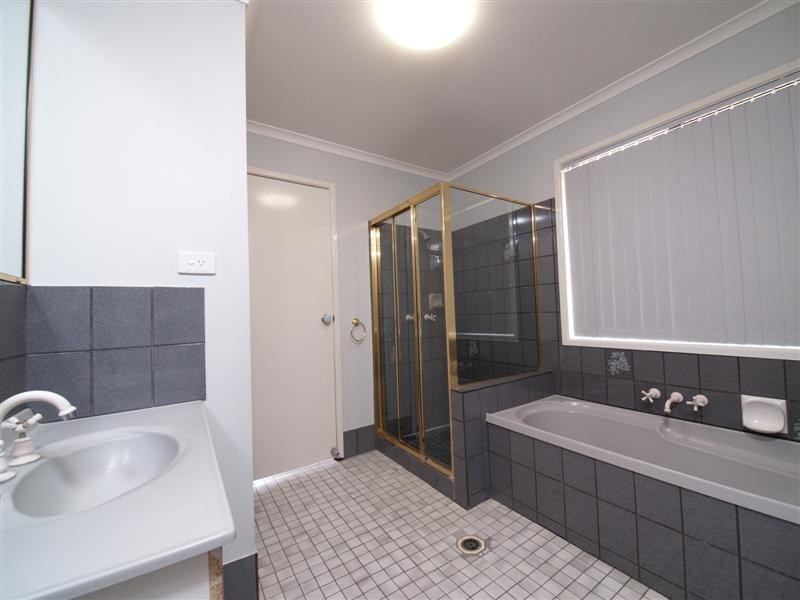 24 Verdon Court, Petrie QLD 4502