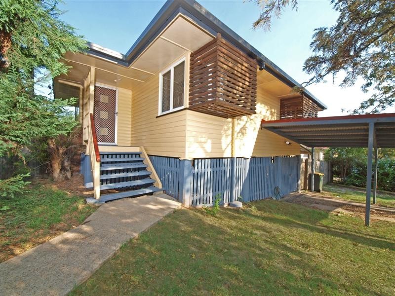 28 ARMFIELD STREET, Stafford QLD 4053