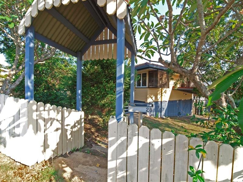 28 ARMFIELD STREET, Stafford QLD 4053