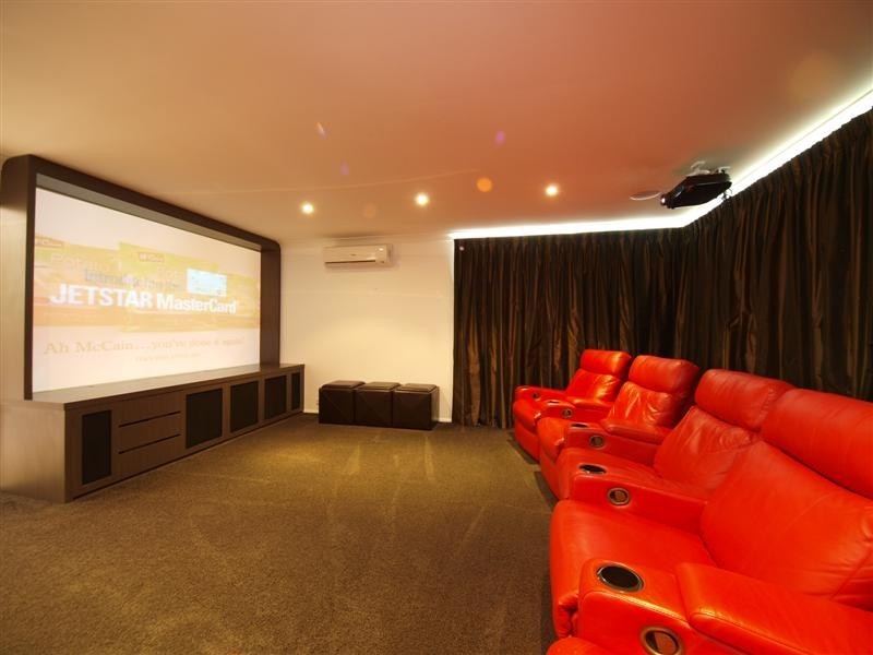 9 ELDERBERRY COURT, Eatons Hill QLD 4037