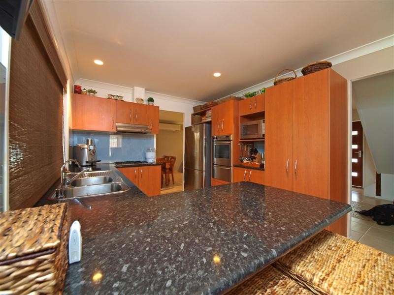 9 ELDERBERRY COURT, Eatons Hill QLD 4037