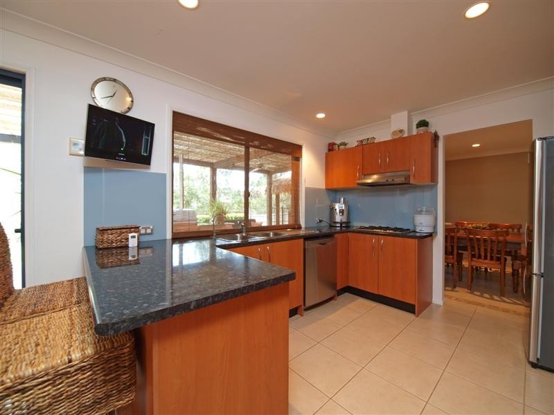 9 ELDERBERRY COURT, Eatons Hill QLD 4037