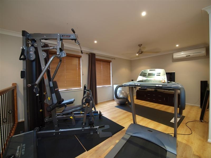 9 ELDERBERRY COURT, Eatons Hill QLD 4037