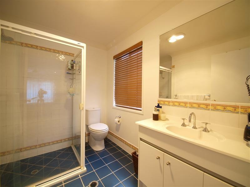 9 ELDERBERRY COURT, Eatons Hill QLD 4037