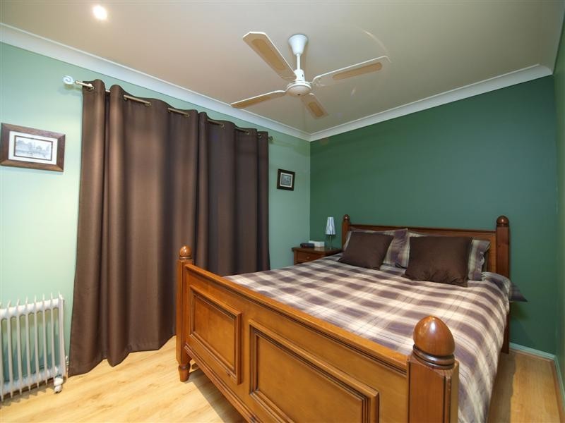 9 ELDERBERRY COURT, Eatons Hill QLD 4037