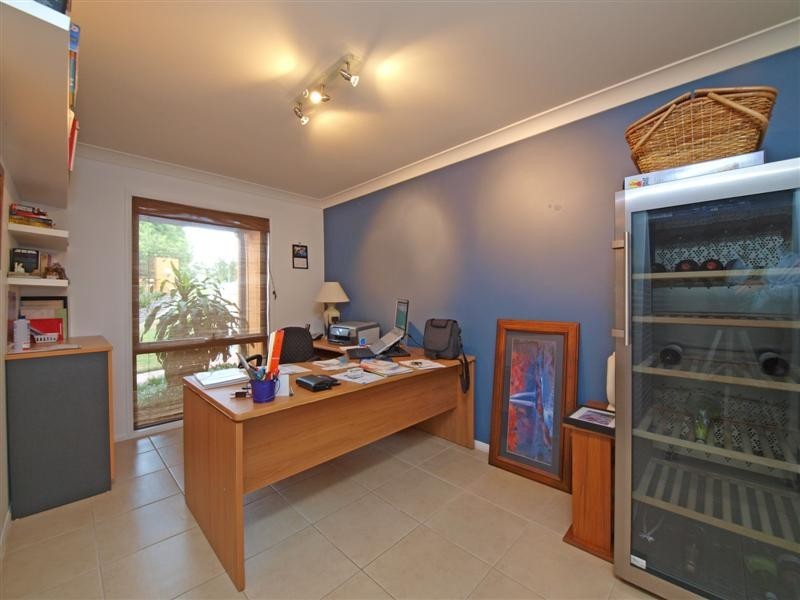 9 ELDERBERRY COURT, Eatons Hill QLD 4037