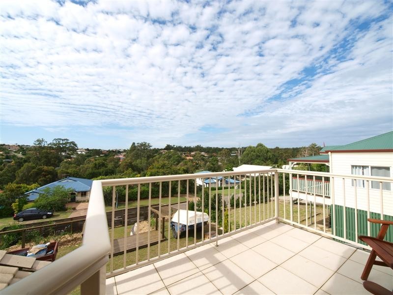 24 Silkyoak Way, Albany Creek QLD 4035