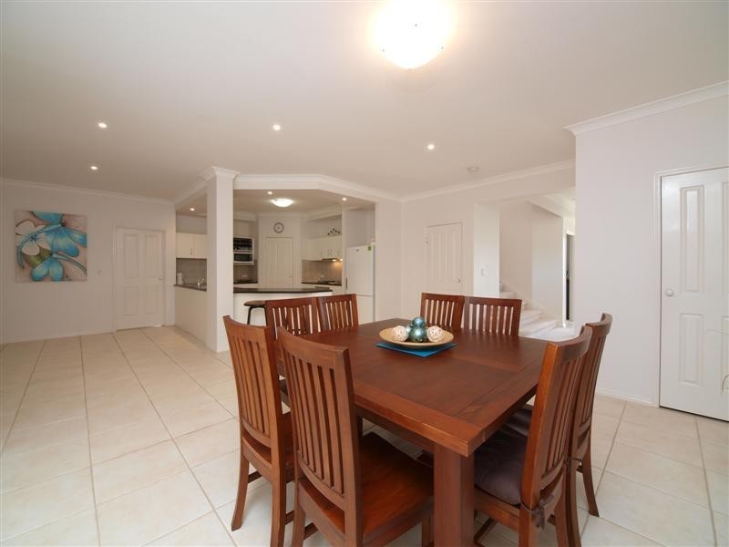 24 Silkyoak Way, Albany Creek QLD 4035