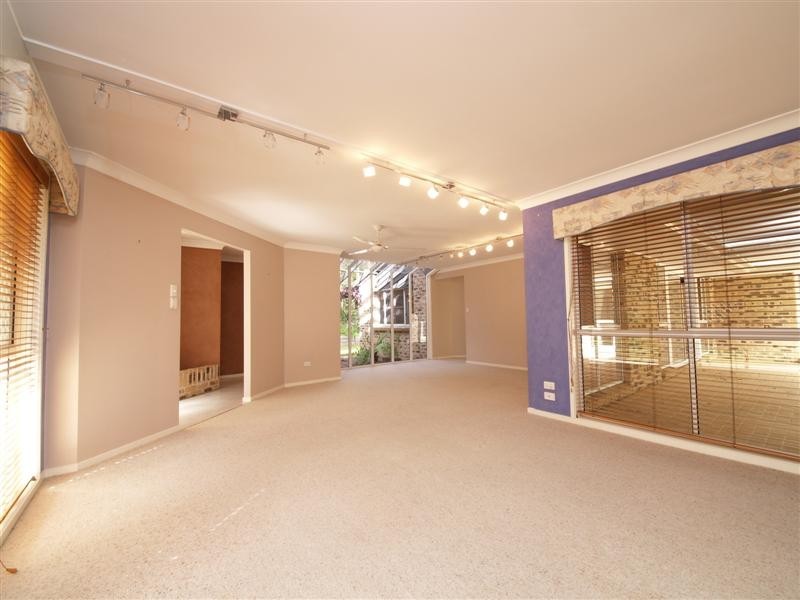 65 Cashmere Lane, Cashmere QLD 4500