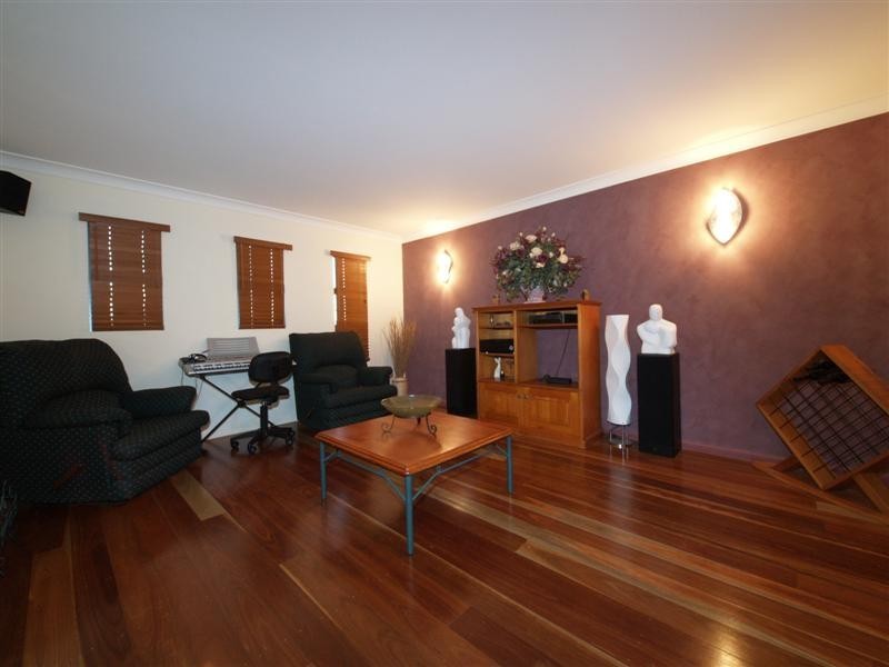 7 Meilland Court, Eatons Hill QLD 4037