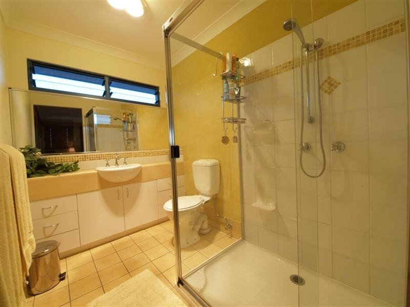 7 Meilland Court, Eatons Hill QLD 4037